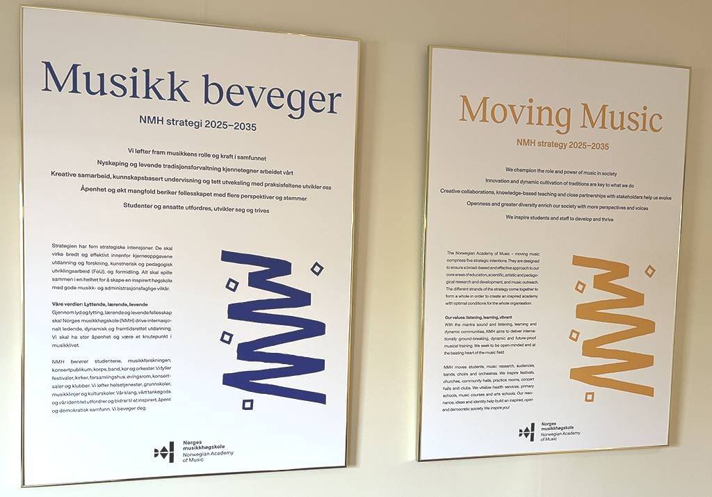 To plakater med overskriften 